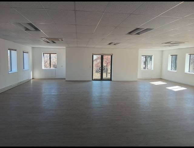 513M² OFFICE TO LET IN BRYANSTON